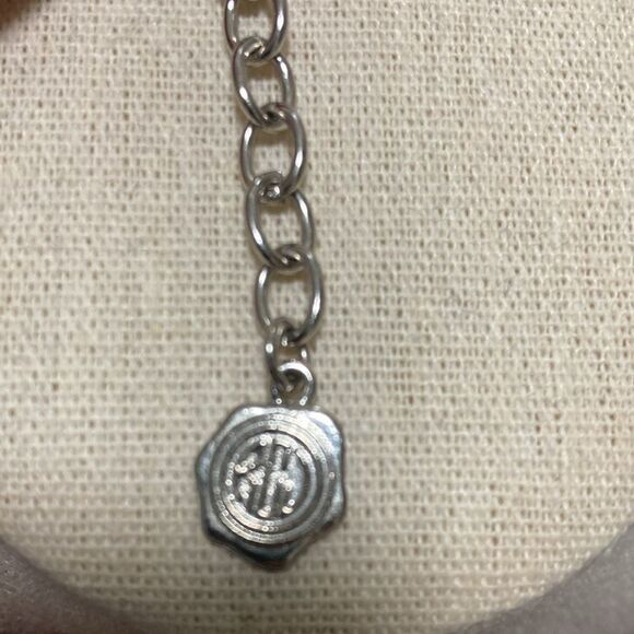 R.J. Graziano Signed Silvertone Long Necklace with Etched Oval Links. - Picture 5 of 6